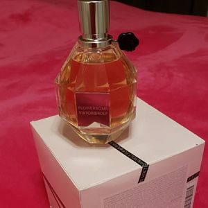 VIKTOR & Rolf  Flowerbomb